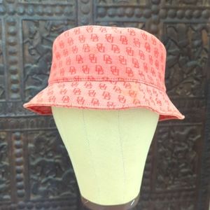 Dooney and Bourke signature logo jacquard bucket hat in red